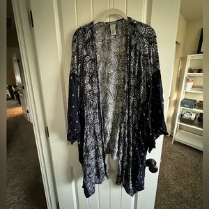 Catherine’s 5x blue/white cotton cardigan